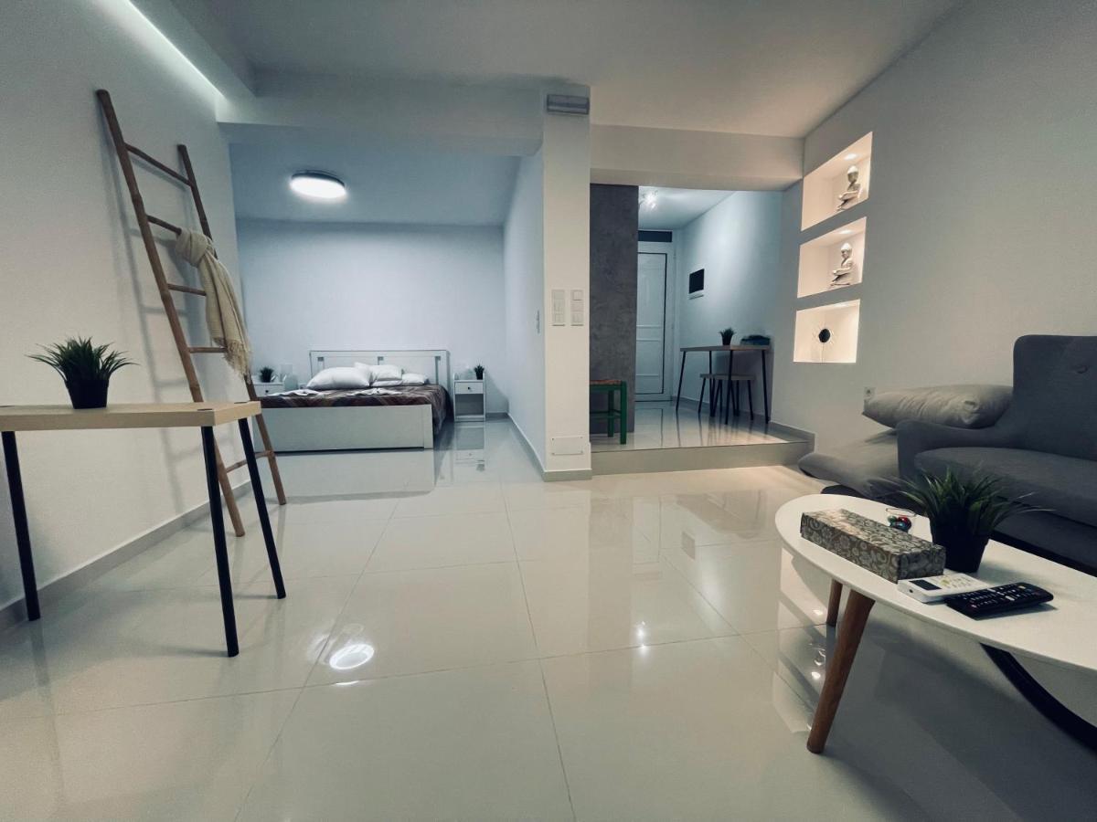 Haris White Apartment Roussospítion Exterior foto